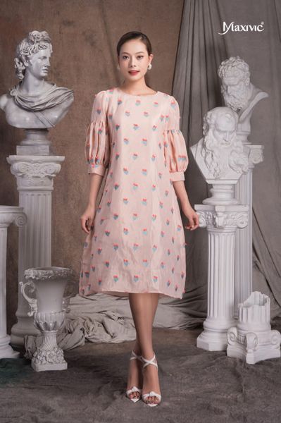 ĐẦM HỒNG STRAWBERRY CLUMP TAY LỒNG ĐÈN DÁNG CHỮ A MAXIVIC