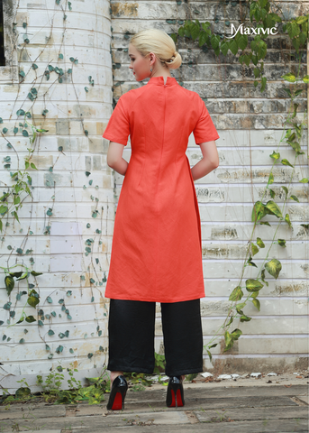 ao-dai-linen-mau-cam-theu-hoa