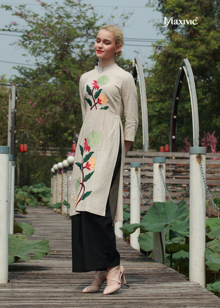 ÁO DÀI LINEN KEM THÊU HOẠ TIẾT HOA LỚN