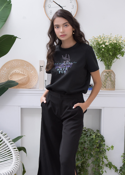 ÁO THUN CỔ TRÒN ĐEN CÓ CẦU VAI