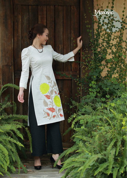 ÁO DÀI MAXIVIC LINEN TRẮNG KEM THÊU HOA