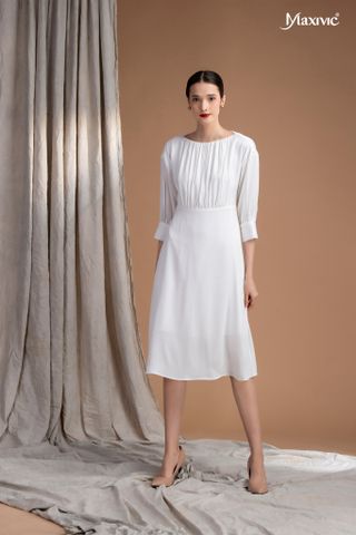 Đầm cổ thuyền lụa tăm trắng tay trụ vai Maxivic