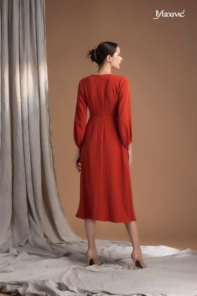 Đầm rút dây ở cổ màu gạch