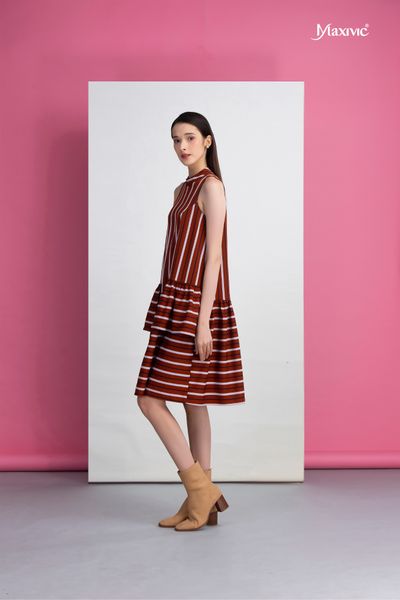 Đầm sọc nâu babydoll tay liền, tùng đắp Maxivic