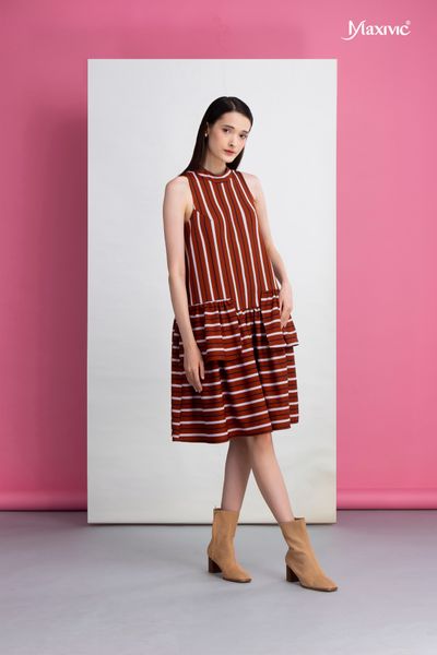 Đầm sọc nâu babydoll tay liền, tùng đắp Maxivic