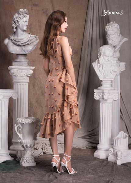 ĐẦM NÂU STRAWBERRY CLUMP TAY LIỀN CÁCH ĐIỆU BÈO NHÚN MAXIVIC