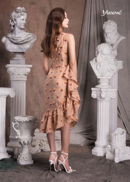 ĐẦM NÂU STRAWBERRY CLUMP TAY LIỀN CÁCH ĐIỆU BÈO NHÚN MAXIVIC