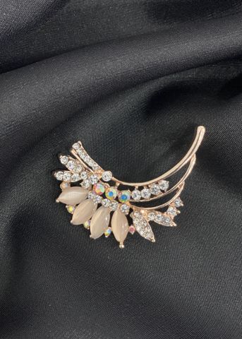 Ghim cài áo hình lá cong đính đá cao cấp