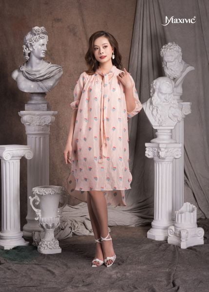 ĐẦM HỒNG STRAWBERRY CLUMP TAY LIỀN DÁNG SUÔNG MAXIVIC