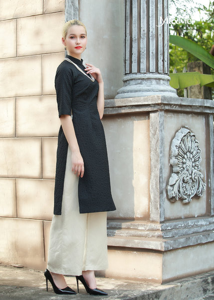 ÁO DÀI LAYA ĐEN HOA NỔI MAXIVIC