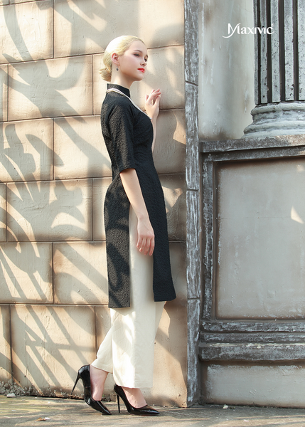 ÁO DÀI LAYA ĐEN HOA NỔI MAXIVIC