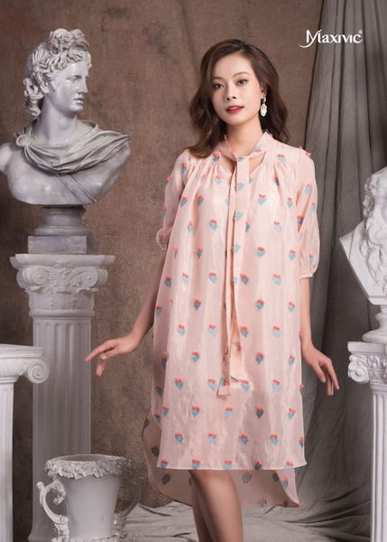 ĐẦM HỒNG STRAWBERRY CLUMP TAY LIỀN DÁNG SUÔNG MAXIVIC