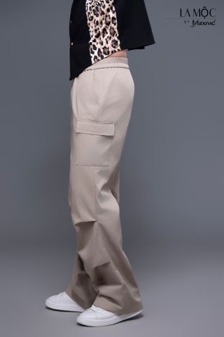 Quần túi hộp nam có chun rút màu kem Maxivic