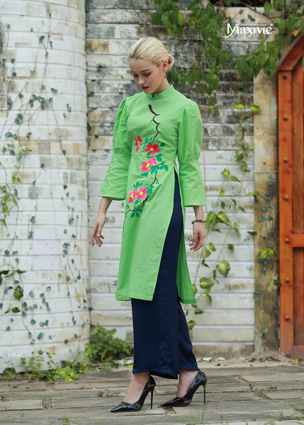 ÁO DÀI LINEN XANH LÁ THÊU HOẠ TIẾT CÀNH HOA