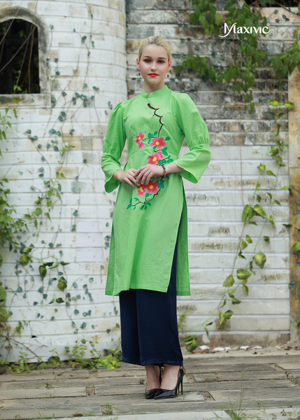 ÁO DÀI LINEN XANH LÁ THÊU HOẠ TIẾT CÀNH HOA