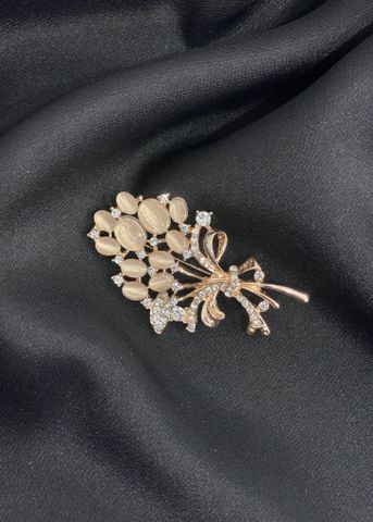 Ghim cài áo hình bó hoa đính đá ngọc trai cao thanh lịch