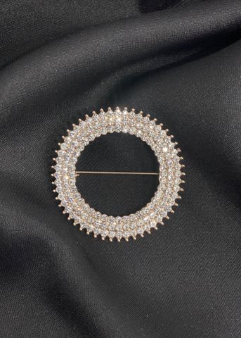 Ghim cài áo hình tròn cách điệu đính đá cao cấp