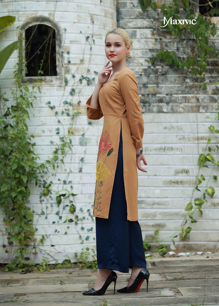 ÁO DÀI LINEN VÀNG NÂU THÊU HOẠ TIẾT SEN