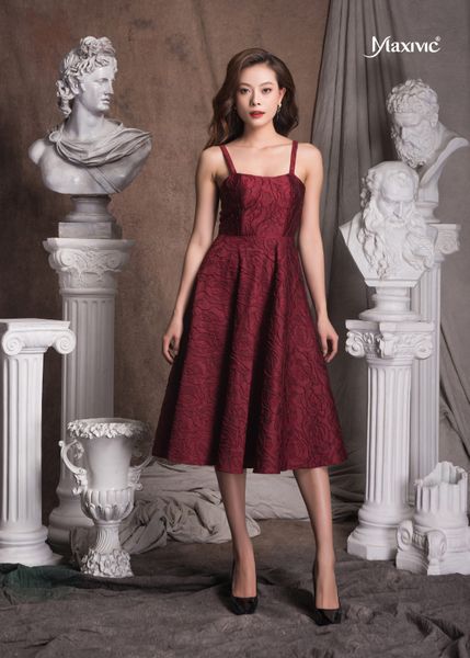 ĐẦM 2 DÂY XOÈ ĐỎ ĐÔ HOA NỔI MAXIVIC