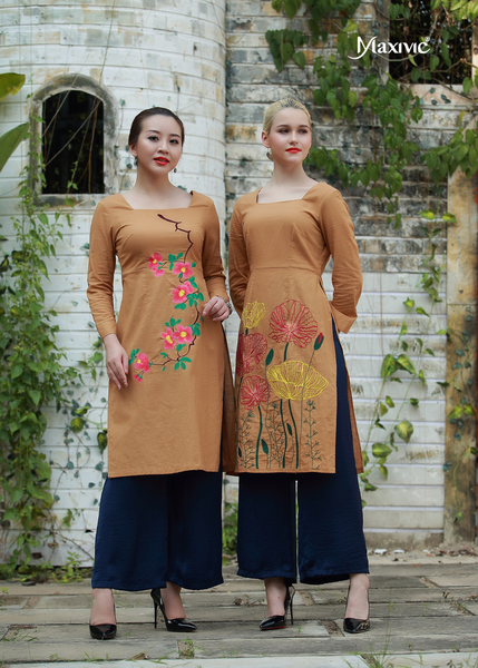 ÁO DÀI LINEN VÀNG NÂU THÊU HOẠ TIẾT SEN