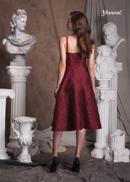 ĐẦM 2 DÂY XOÈ ĐỎ ĐÔ HOA NỔI MAXIVIC