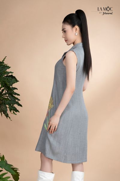 Đầm xô lụa xám thêu, cổ đan tông Maxivic