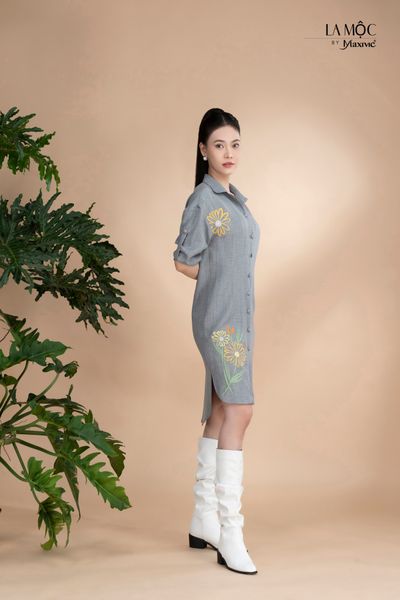 Đầm xô lụa xám thêu, cổ sơmi Maxivic