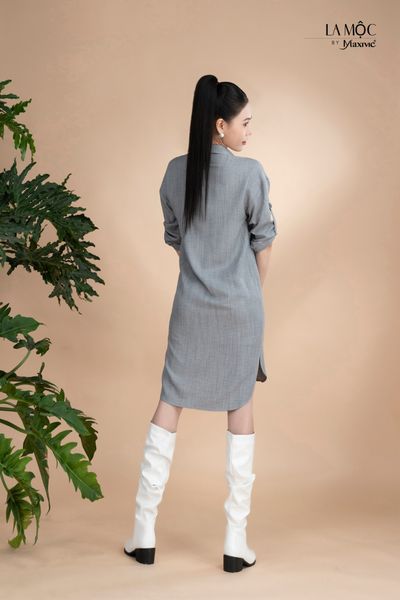 Đầm xô lụa xám thêu, cổ sơmi Maxivic