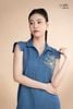 Đầm xô lụa xanh jeans thêu hoa, cổ V La Mộc