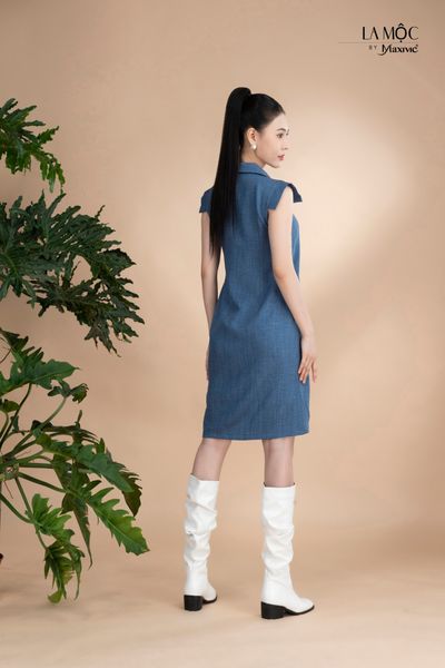 Đầm xô lụa xanh jeans thêu hoa, cổ V Maxivic