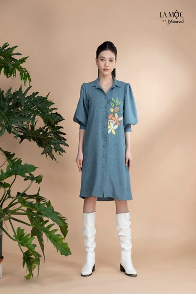 Đầm xô lụa sơmi xanh jeans thêu Maxivic