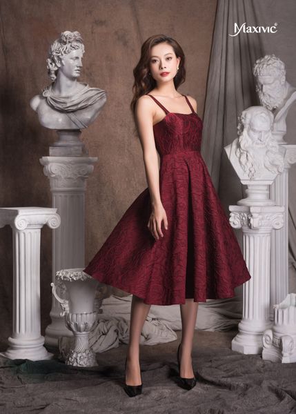 ĐẦM 2 DÂY XOÈ ĐỎ ĐÔ HOA NỔI MAXIVIC