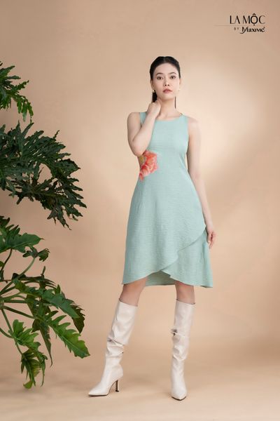 Đầm xô lụa xanh mint, thêu hoa Maxivic