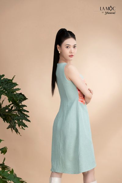 Đầm xô lụa xanh mint, thêu hoa Maxivic