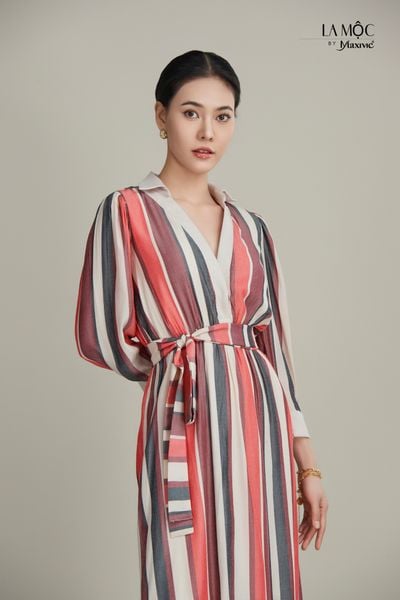 Đầm sơ mi sọc cổ phối kem Maxivic