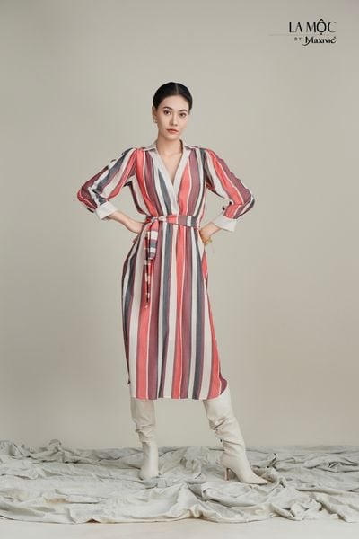 Đầm sơ mi sọc cổ phối kem Maxivic