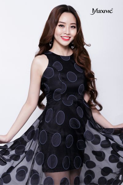 Đầm dạ hội xoè ren xuyên thấu Maxivic