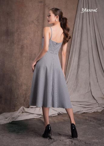 dam-2-day-du-tiec-trang-den