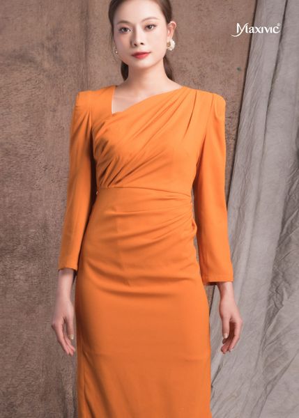 ĐẦM LỤA CAM, CỔ V XÉO, DẠNG VEST MAXIVIC