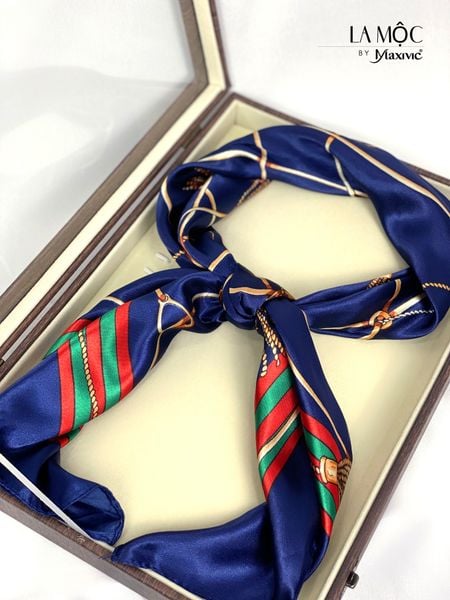 Khăn lụa satin vuông Maxivic 90x90 hoạ tiết