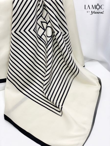 Khăn lụa vuông Maxivic 70x70 hoạ tiết sọc đối xứng