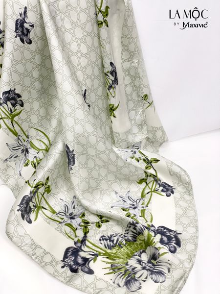 Khăn lụa vuông Maxivic 70x70 hoạ tiết hoa