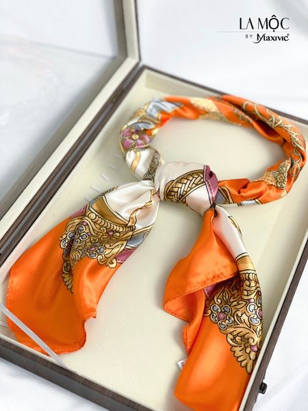 Khăn lụa satin vuông Maxivic 90x90 hoạ tiết