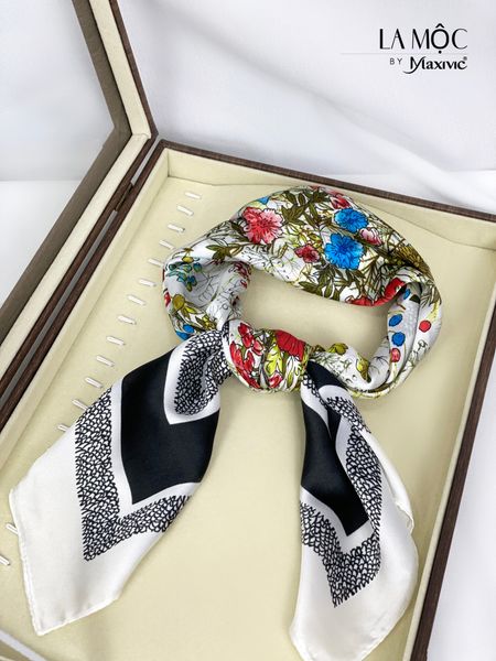 Khăn lụa vuông Maxivic 70x70 hoạ tiết hoa