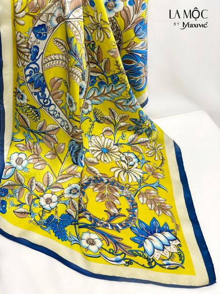 Khăn lụa vuông Maxivic 70x70 màu vàng hoạ tiết hoa