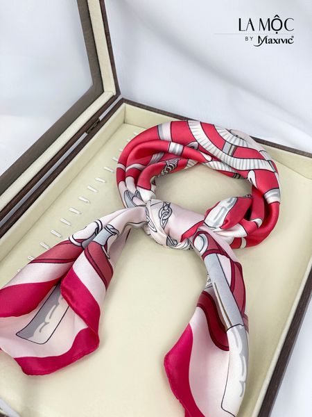 Khăn lụa vuông Maxivic 70x70 hoạ tiết