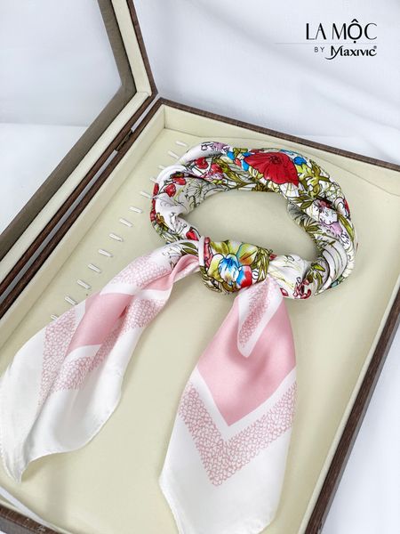 Khăn lụa vuông Maxivic 70x70 hoạ tiết