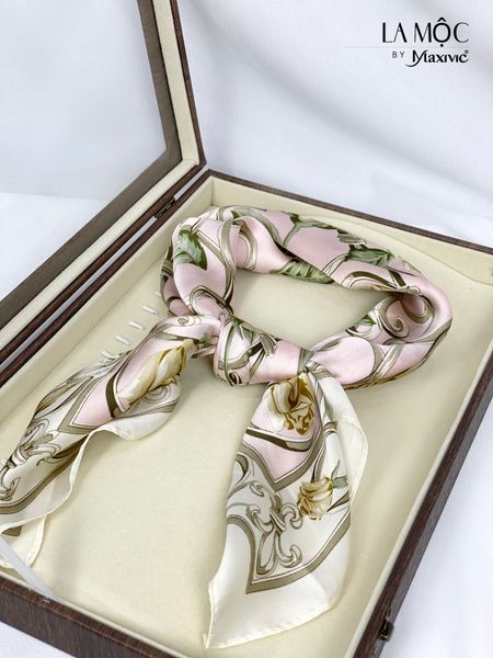 Khăn lụa vuông Maxivic 70x70 hoạ tiết hoa hồng