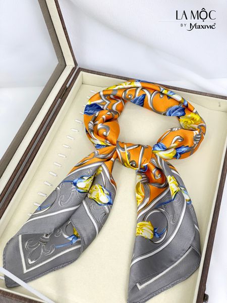 Khăn lụa vuông Maxivic 70x70 hoạ tiết hoa hồng