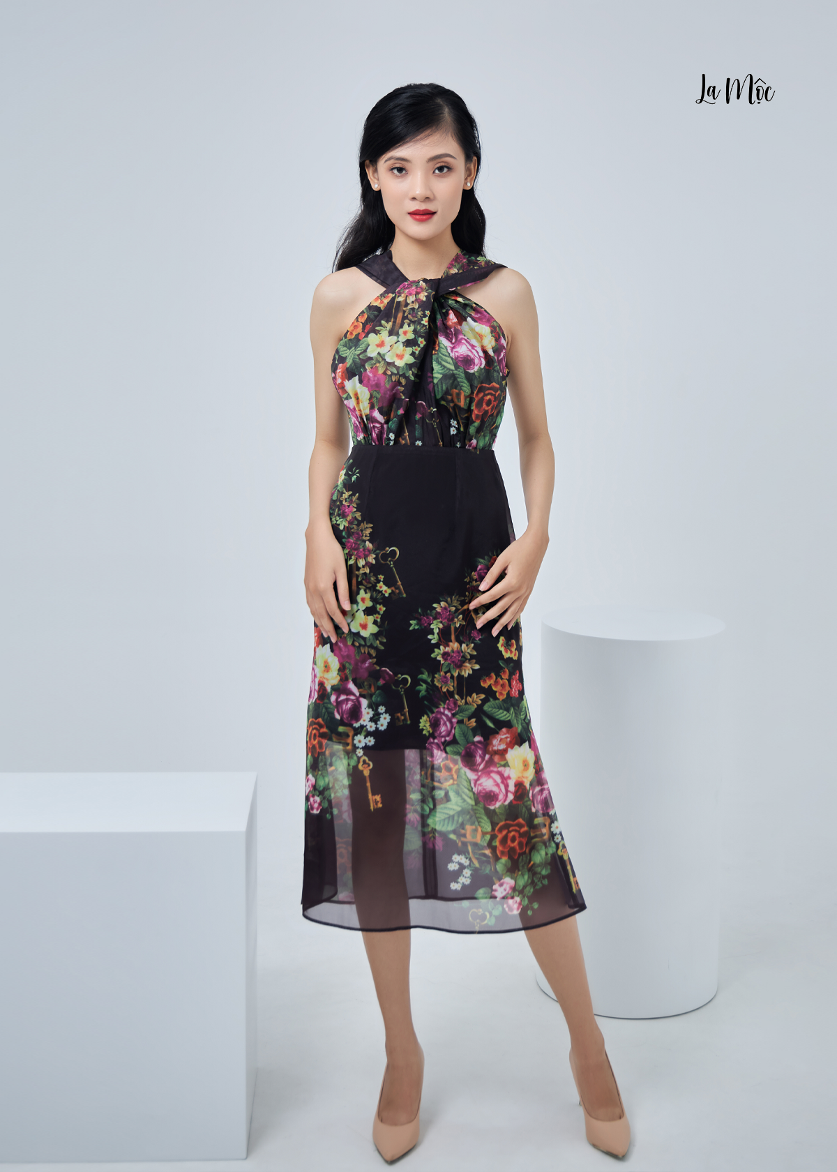 Áo phông nữ xoắn cổ khoét ngực 231APU11